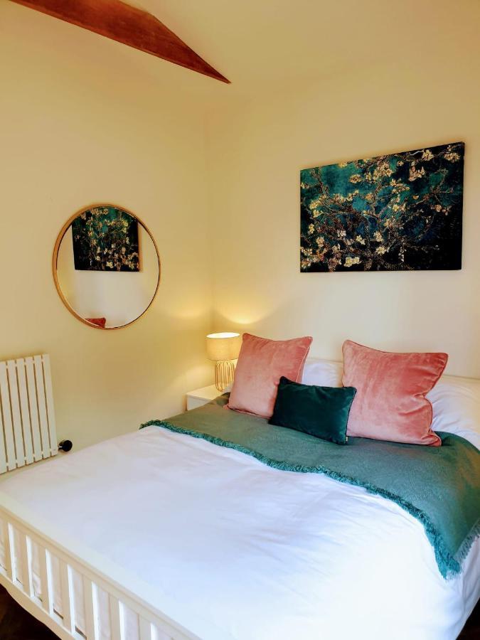 Finest Retreats - Blackbarn Wood Balsham ภายนอก รูปภาพ