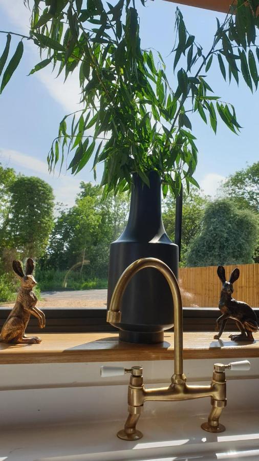 Finest Retreats - Blackbarn Wood Balsham ภายนอก รูปภาพ