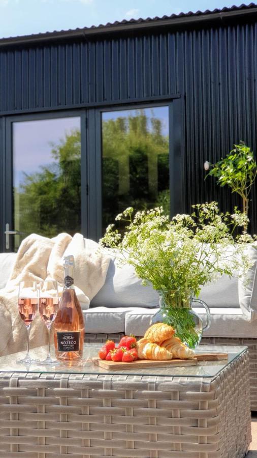Finest Retreats - Blackbarn Wood Balsham ภายนอก รูปภาพ